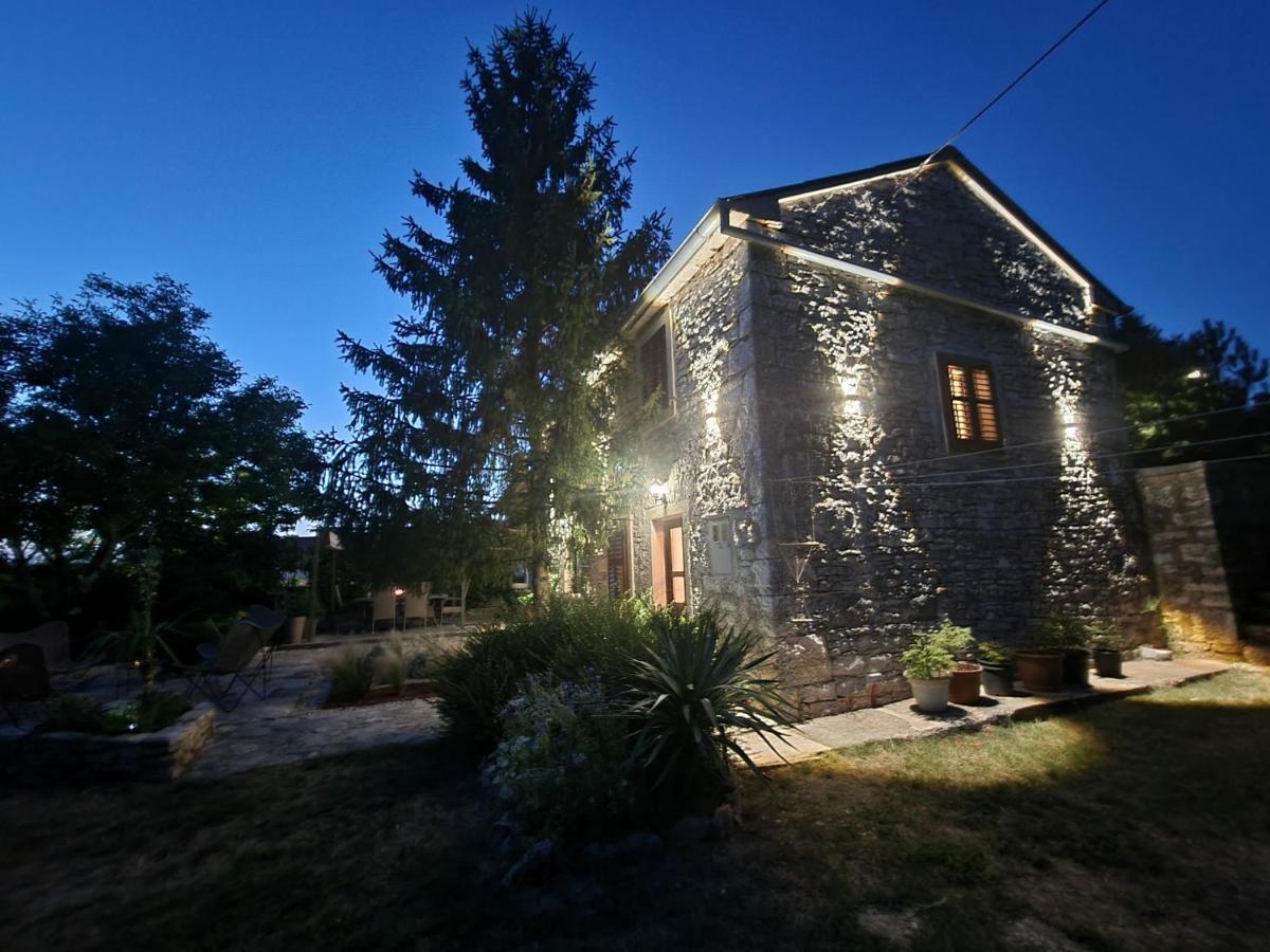 Stonehouse Ana With Jacuzzi Rovinj-Krmed Villa Exterior foto