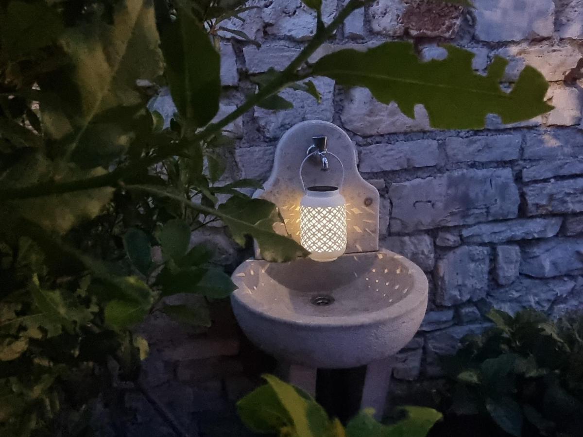 Stonehouse Ana With Jacuzzi Rovinj-Krmed Villa Exterior foto