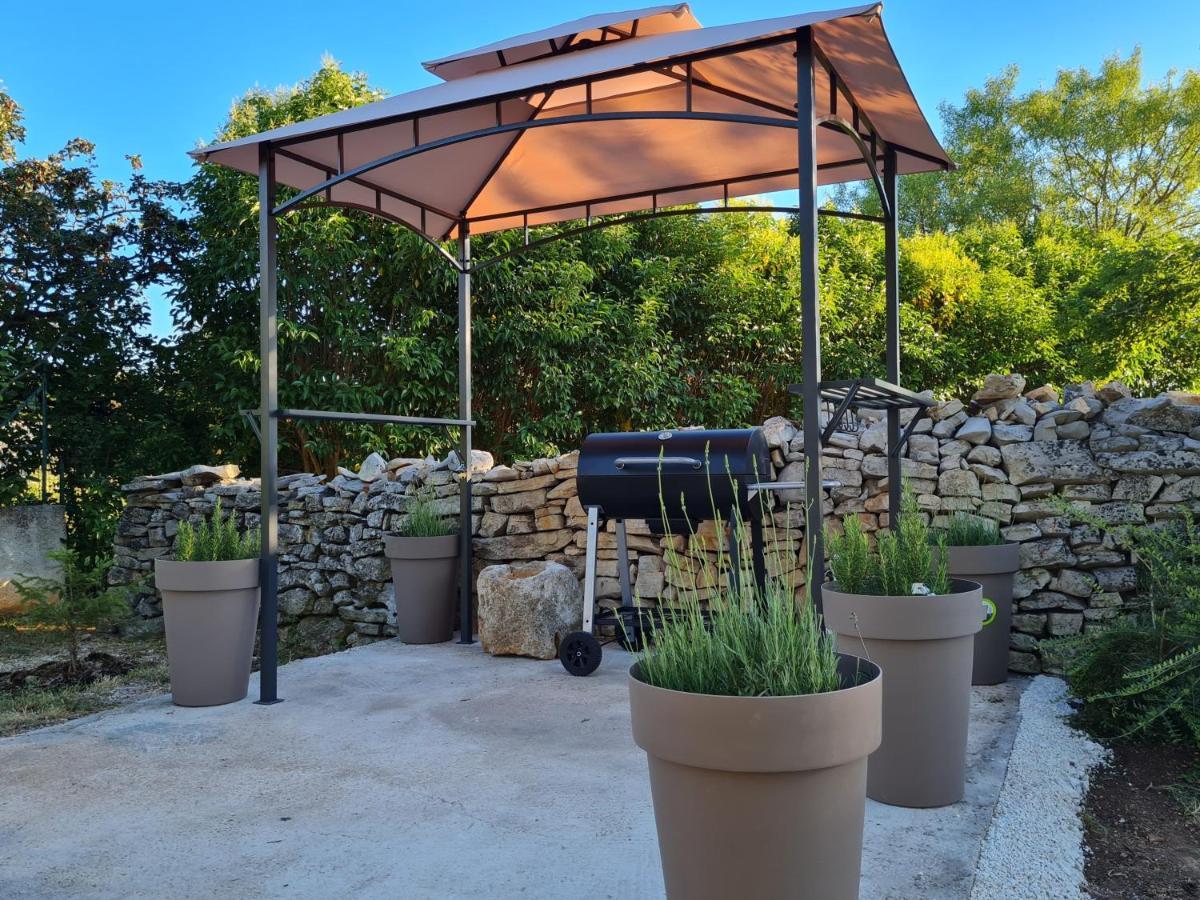 Stonehouse Ana With Jacuzzi Rovinj-Krmed Villa Exterior foto