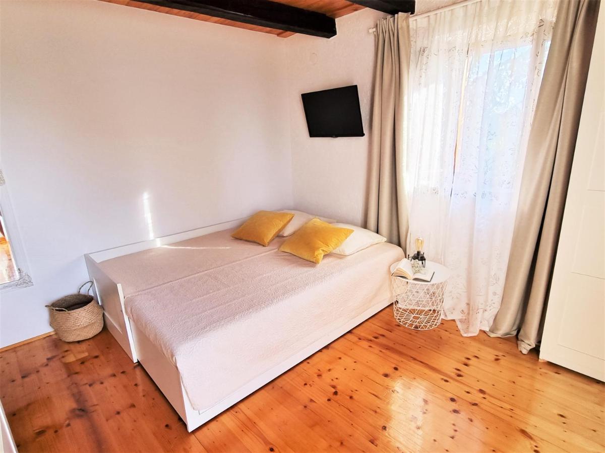 Stonehouse Ana With Jacuzzi Rovinj-Krmed Villa Exterior foto