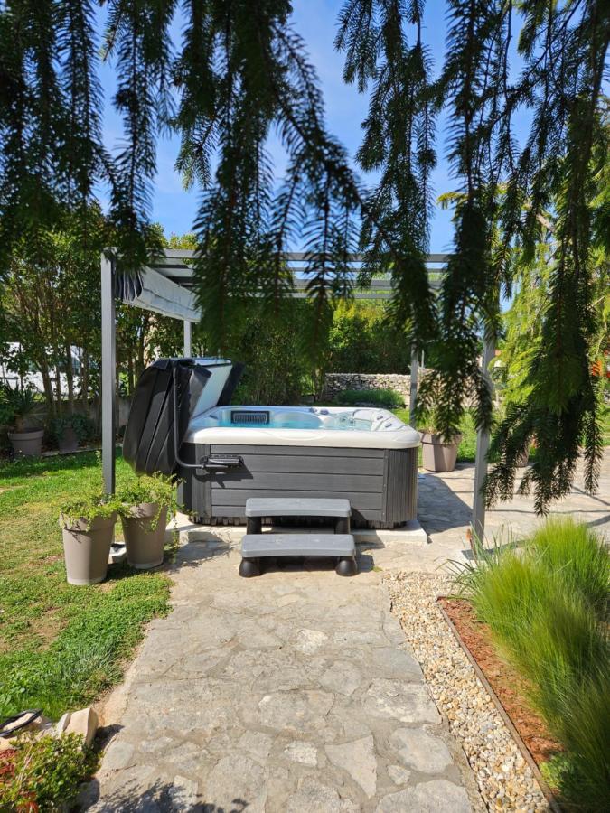 Stonehouse Ana With Jacuzzi Rovinj-Krmed Villa Exterior foto