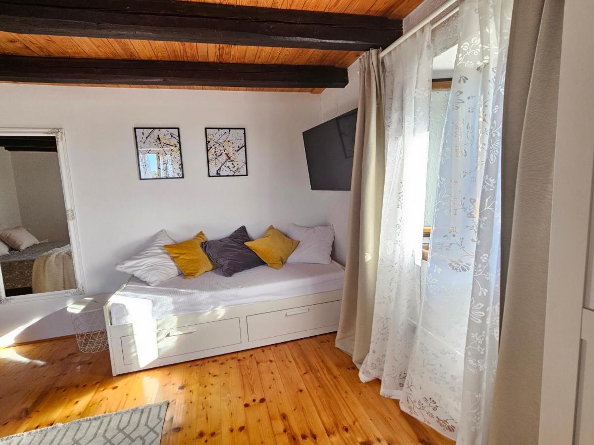 Stonehouse Ana With Jacuzzi Rovinj-Krmed Villa Exterior foto