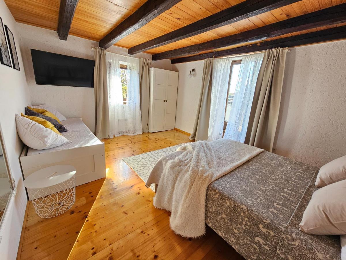 Stonehouse Ana With Jacuzzi Rovinj-Krmed Villa Exterior foto