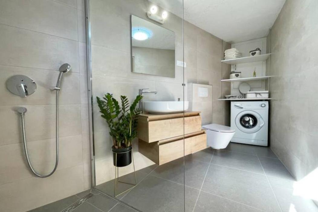 Stonehouse Ana With Jacuzzi Rovinj-Krmed Villa Exterior foto