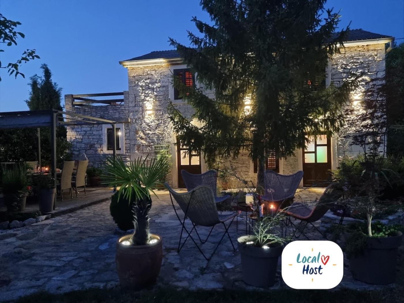 Stonehouse Ana With Jacuzzi Rovinj-Krmed Villa Exterior foto